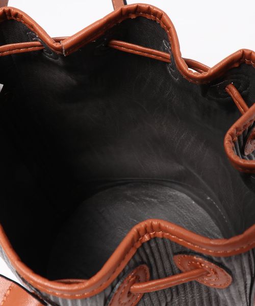 florist（フローリスト）の「巾着バケツバイカラーショルダーバッグ（ショルダーバッグ・レディース・ベージュ/グレー/ブルー/キャメル/ブラック・FREE）」の8枚目の写真