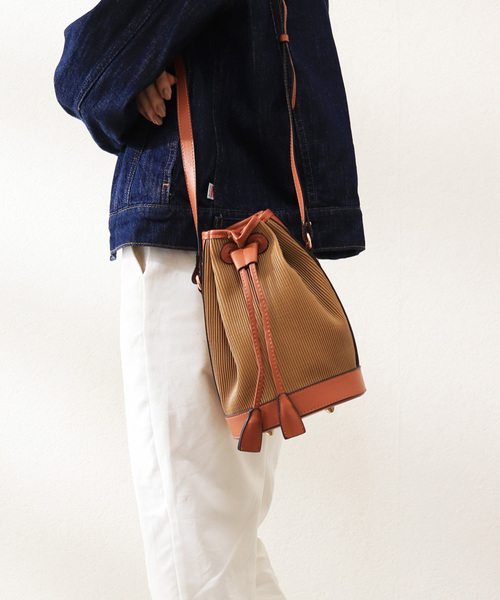 florist（フローリスト）の「巾着バケツバイカラーショルダーバッグ（ショルダーバッグ・レディース・ベージュ/グレー/ブルー/キャメル/ブラック・FREE）」の5枚目の写真