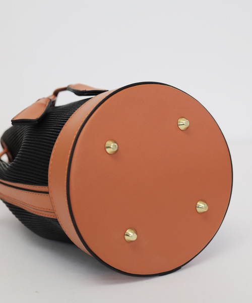 florist（フローリスト）の「巾着バケツバイカラーショルダーバッグ（ショルダーバッグ・レディース・ベージュ/グレー/ブルー/キャメル/ブラック・FREE）」の6枚目の写真