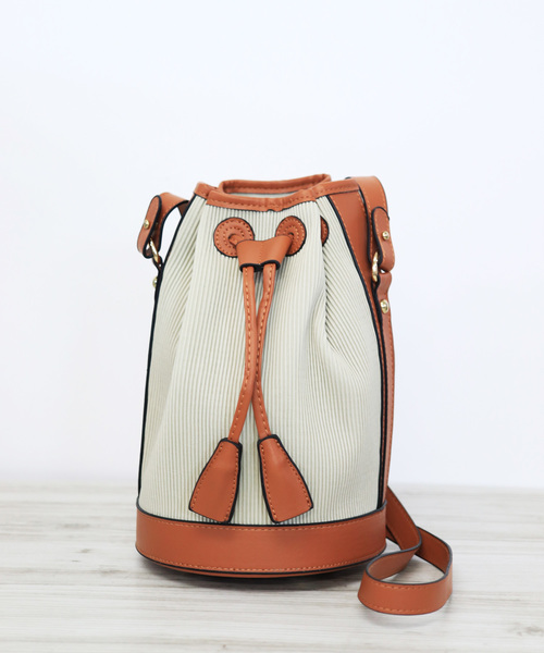 florist（フローリスト）の「巾着バケツバイカラーショルダーバッグ（ショルダーバッグ・レディース・ベージュ/グレー/ブルー/キャメル/ブラック・FREE）」の18枚目の写真