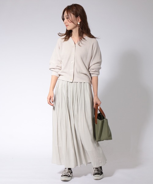 AMERICAN HOLIC（アメリカンホリック）の「Ｖネックドルマンニットカーディガン　＊（カーディガン/ボレロ・レディース・アイボリー/ライトグレー/ベージュ/サックスブルー/ネイビー・MEDIUM/LARGE）」の6枚目の写真