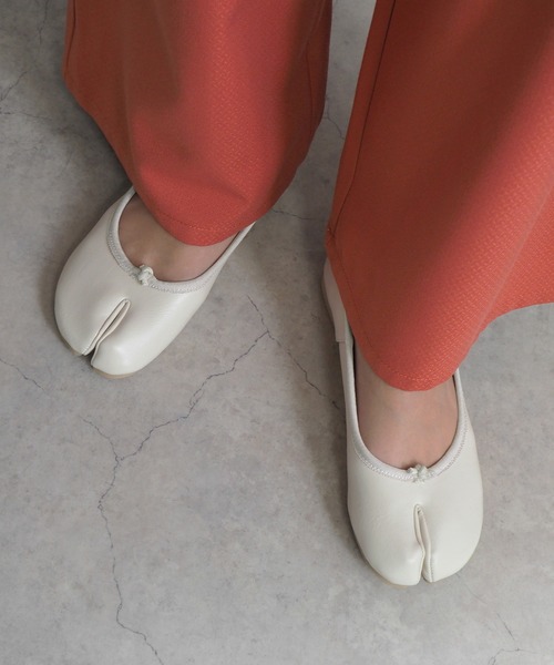 minia（ミニア）の「タビバレエ（パンプス・レディース・ベージュ/ブラウン/グリーン/アイボリー/ブラック/ベージュ系その他/シルバー・LL/S/M/L）」の3枚目の写真