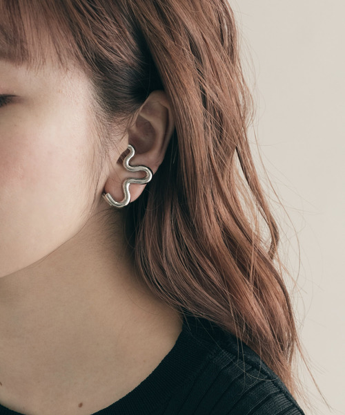 SMELLY（スメリー）の「ナミナミメタルイヤリング（イヤリング・レディース・シルバー・-）」の2枚目の写真