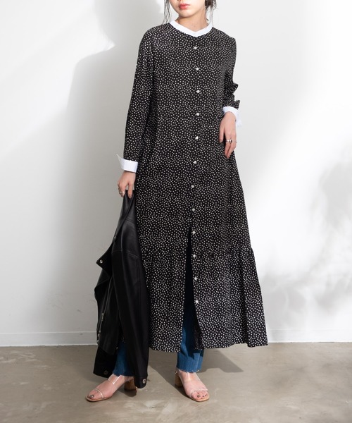 Aunt Marie's(アントマリーズ)の「AUNT MARIE'S コットンローンクレリックロングシャツワンピース(ワンピース・レディース・ブラック/ブルー/アイボリー・FREE)」の4枚目の写真