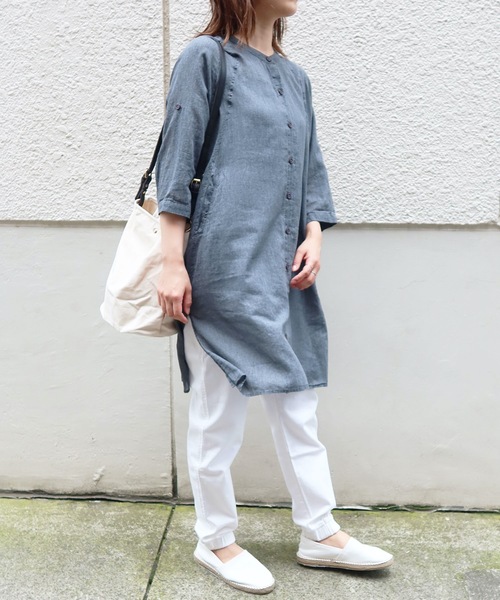 Riberry(リベリー)の「バンドカラーガーゼシャツ(シャツ/ブラウス・レディース・ホワイト/チャコールグレー/グレイッシュベージュ・M)」の11枚目の写真