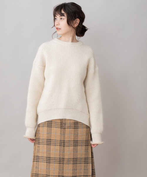 Munich（ミューニック）の「ハイストレッチリリー×モヘア　クルーネックプルオーバー（ニット/セーター・レディース・ダークブラウン/レッド/ライトベージュ・FREE）」の2枚目の写真