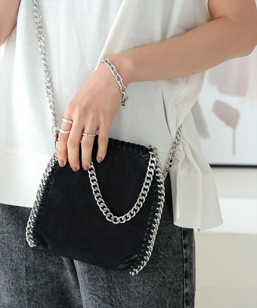 DONOBAN（ドノバン）の「チェーントリミングミニバッグ（ショルダーバッグ・レディース・ブラック/シルバー/ホワイト/ピンク/ブラウン・ONESIZE）」の3枚目の写真