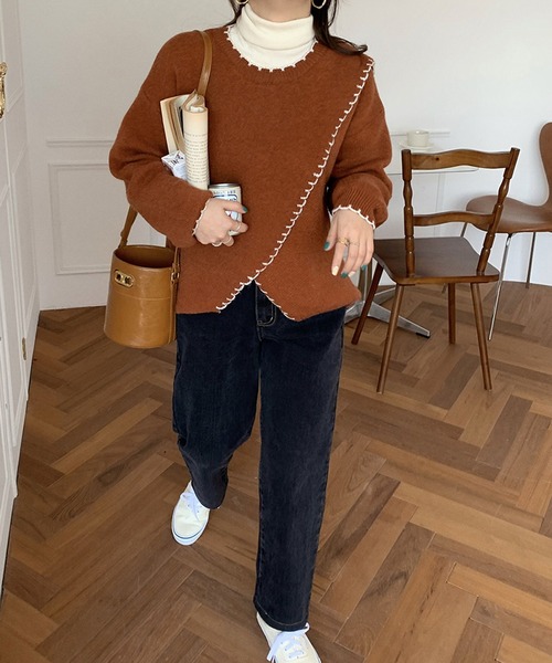 Jewelobe(ジュエローブ)の「配色ステッチカシュクールニットプルオーバー(ニット/セーター・レディース・ベージュ/ブラウン/アイボリー・FREE)」の2枚目の写真