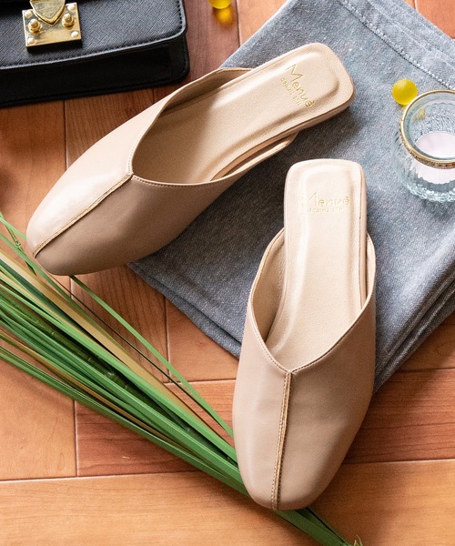 menue（メヌエ）の「センターシーム スクエアトゥフラットミュール（サンダル・レディース・アイボリー/ブラック/ベージュ/ブラウン・3L/M/XS/L/LL/S）」の4枚目の写真