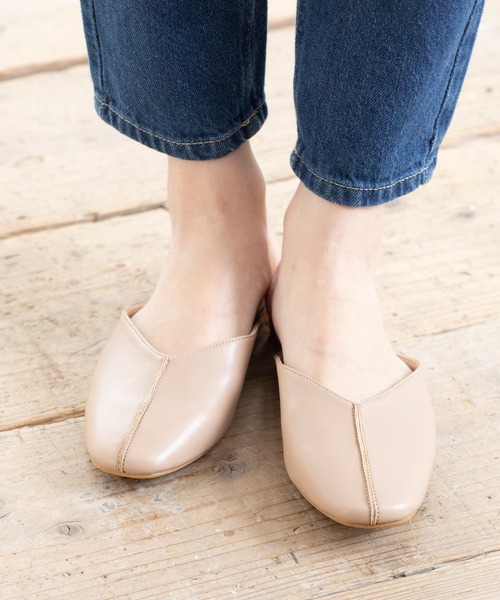 menue（メヌエ）の「センターシーム スクエアトゥフラットミュール（サンダル・レディース・アイボリー/ブラック/ベージュ/ブラウン・3L/M/XS/L/LL/S）」の10枚目の写真