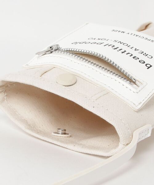 beautiful people（ビューティフルピープル）の「beautiful people "LINING LOGO POCKET DOCUMENT”ショルダーバッグ（ショルダーバッグ・レディース・オフホワイト・FREE）」の3枚目の写真