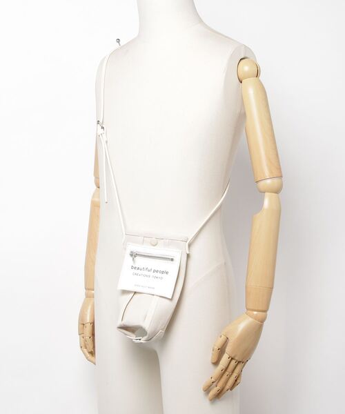 beautiful people（ビューティフルピープル）の「beautiful people "LINING LOGO POCKET DOCUMENT”ショルダーバッグ（ショルダーバッグ・レディース・オフホワイト・FREE）」の6枚目の写真