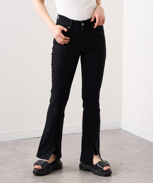 RASVOA（ラスボア）の「ストレッチセンタースリットデニムフレアパンツ（デニムパンツ・レディース・ブラック/ブルー・S/M）」の5枚目の写真