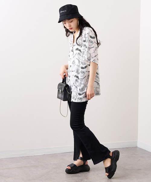 RASVOA（ラスボア）の「ストレッチセンタースリットデニムフレアパンツ（デニムパンツ・レディース・ブラック/ブルー・S/M）」の9枚目の写真