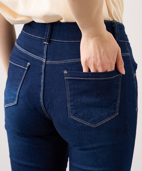 RASVOA（ラスボア）の「ストレッチセンタースリットデニムフレアパンツ（デニムパンツ・レディース・ブラック/ブルー・S/M）」の16枚目の写真