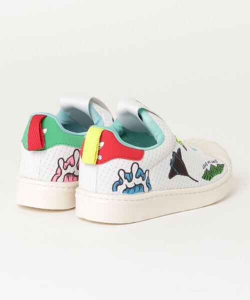 adidas Originals（アディダスオリジナルス）の「adidas Originals/アディダス オリジナルス SST 360 C PRIMEBLUE/スーパースター スリッポン 360 C プライムブルー（スリッポン・キッズ・ホワイト・18cm/19cm/20cm/17cm）」の2枚目の写真