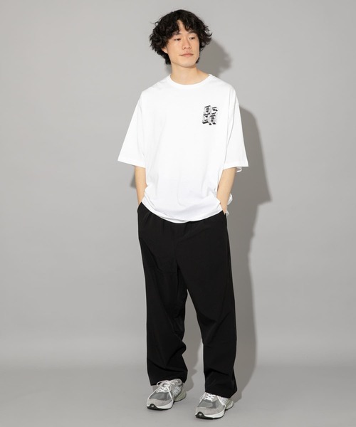 ITEMS URBANRESEARCH（アイテムズ アーバンリサーチ）の「プリントTシャツ NOISE（Tシャツ/カットソー・メンズ・ホワイト/ブラック・LARGE/MEDIUM）」の4枚目の写真