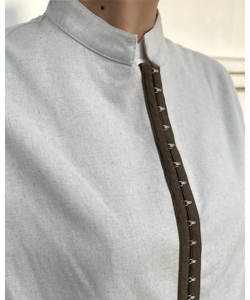 Solace(ソレイス)の「フロントホックベスト(ベスト・レディース・カーキブラウン/ナチュラル・FREE)」の8枚目の写真