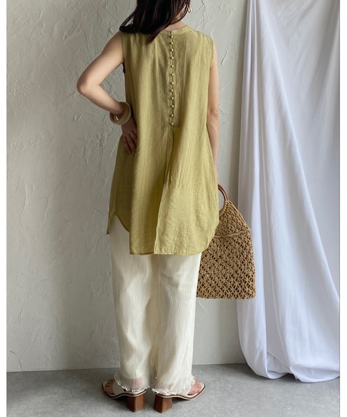 She's Closet（シーズクローゼット）の「ノースリーブ肩タックノーカラーミドル丈ジレベスト（チュニック・レディース・オリーブ/ブラック/ベージュ/アイボリー・FREE）」の10枚目の写真