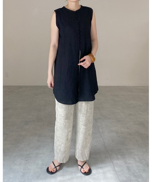 She's Closet（シーズクローゼット）の「ノースリーブ肩タックノーカラーミドル丈ジレベスト（チュニック・レディース・オリーブ/ブラック/ベージュ/アイボリー・FREE）」の15枚目の写真