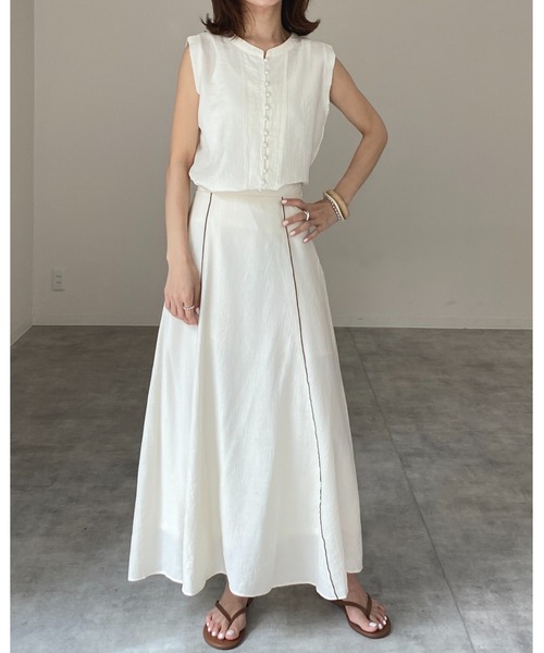 She's Closet（シーズクローゼット）の「ノースリーブ肩タックノーカラーミドル丈ジレベスト（チュニック・レディース・オリーブ/ブラック/ベージュ/アイボリー・FREE）」の22枚目の写真