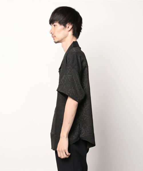 ADMIX/ATELIER SAB MEN（アドミックスアトリエサブメン）の「ジャガード ダマスク柄 オーバーサイズ オープンカラー 半袖 シャツ（シャツ/ブラウス・メンズ・ブラック/ホワイト・50/48）」の4枚目の写真