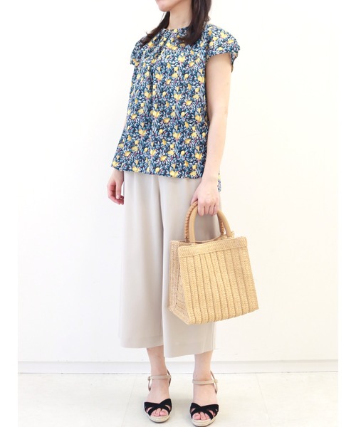 Te chichi（テチチ）の「ボタニカルフルーツ柄タックブラウス（シャツ/ブラウス・レディース・ベージュ/ネイビー・ﾌﾘ-）」の19枚目の写真