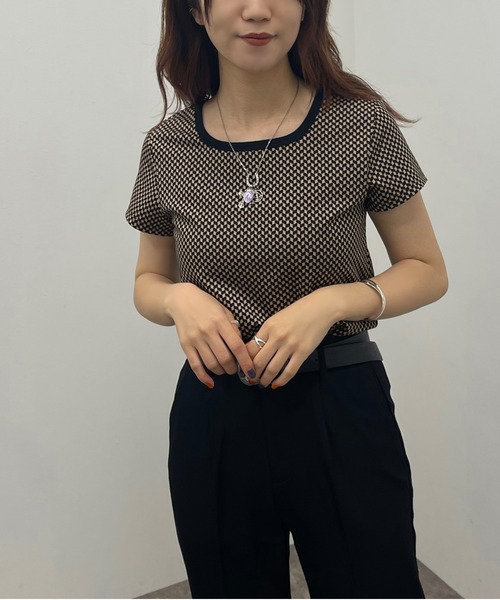 apres jour mignon（アプレジュールミニョン）の「幾何学ジャガードトップス 【ZOZOTOWN限定アイテム】（Tシャツ/カットソー・レディース・ブラック/ベージュ・フリー/X-LARGE）」の13枚目の写真