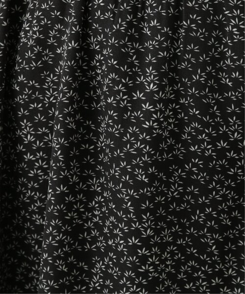 RAY CASSIN（レイカズン）の「シャーリングリーフワンピース（ワンピース・レディース・オフホワイト/ブラック/カーキ・FREE）」の7枚目の写真