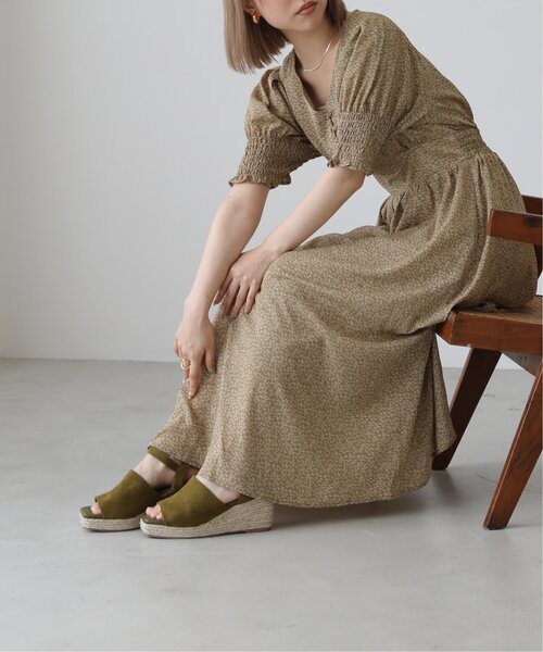 RAY CASSIN（レイカズン）の「シャーリングリーフワンピース（ワンピース・レディース・オフホワイト/ブラック/カーキ・FREE）」の14枚目の写真