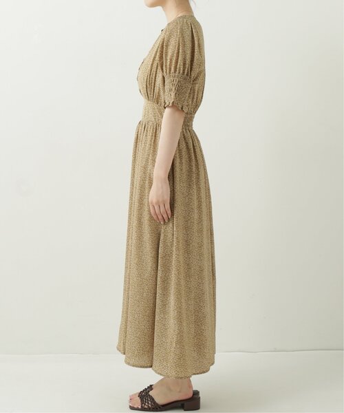 RAY CASSIN（レイカズン）の「シャーリングリーフワンピース（ワンピース・レディース・オフホワイト/ブラック/カーキ・FREE）」の17枚目の写真