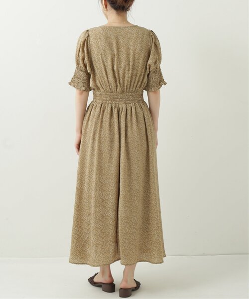 RAY CASSIN（レイカズン）の「シャーリングリーフワンピース（ワンピース・レディース・オフホワイト/ブラック/カーキ・FREE）」の18枚目の写真