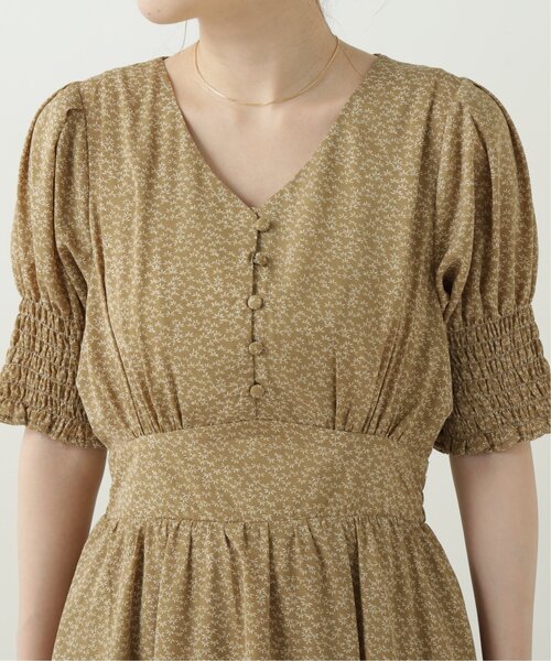 RAY CASSIN（レイカズン）の「シャーリングリーフワンピース（ワンピース・レディース・オフホワイト/ブラック/カーキ・FREE）」の21枚目の写真