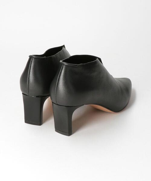 BEAUTY&YOUTH UNITED ARROWS（ビューティーアンドユースユナイテッドアローズ）の「BY レザースリット ブーティー◆（ブーツ・レディース・オフホワイト/ブラック・36/36h/38/37h/37）」の6枚目の写真