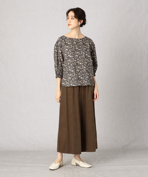 Comme Ca Mature(コムサマチュア)の「フラワープリント ブラウス(シャツ/ブラウス・レディース・ブラック/ブラウン/アイボリー・MEDIUM/LARGE)」の4枚目の写真