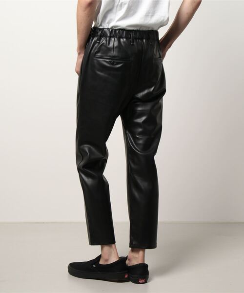 Curly（カーリー）の「＃【CURLY&Co./カーリー】REGENCY EZ TROUSERS "Synthetic leather"/シンセティックレザーイージートラウザーパンツ（その他パンツ・メンズ・ブラック・1/2）」の4枚目の写真