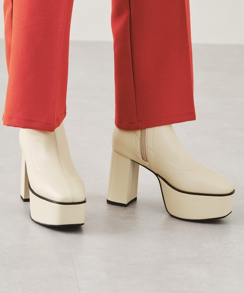 ORiental TRaffic（オリエンタルトラフィック）の「厚底プラットフォームストレッチブーツ/11423（ブーツ・レディース・ホワイト/ブラック・LL/3L/SS/S/M/L）」の2枚目の写真