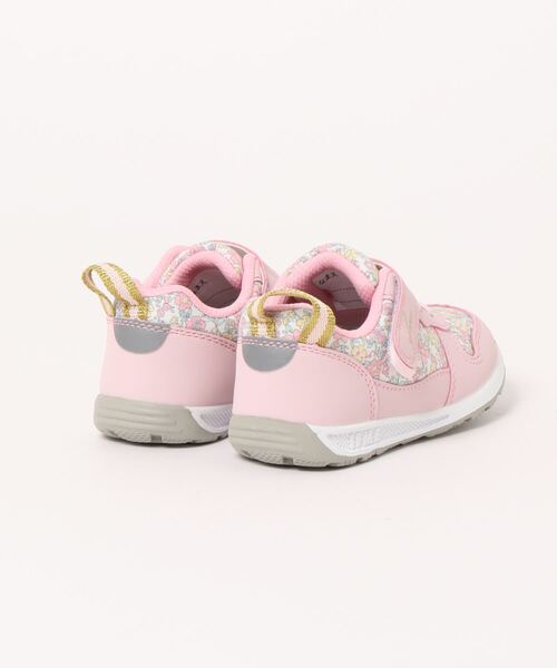 IFME（イフミー）の「《IFME》IFME CALIN KIDSﾊﾅｶﾞﾗ 30-0126（スニーカー・キッズ・ホワイト/ピンク・15.5cm/21.0cm/17.5cm/18.5cm/18.0cm/17.0cm/20.0cm/15.0cm/20.5cm/19.5cm/19.0cm/16.5cm/16.0cm）」の3枚目の写真