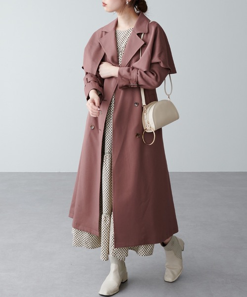 natural couture(ナチュラルクチュール)の「着回し力抜群◎ケープ付きレディトレンチコート(トレンチコート・レディース・ベージュ/ピンク/モカ・FREE)」の18枚目の写真