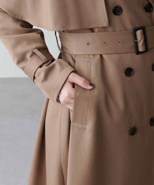 natural couture(ナチュラルクチュール)の「着回し力抜群◎ケープ付きレディトレンチコート(トレンチコート・レディース・ベージュ/ピンク/モカ・FREE)」の4枚目の写真