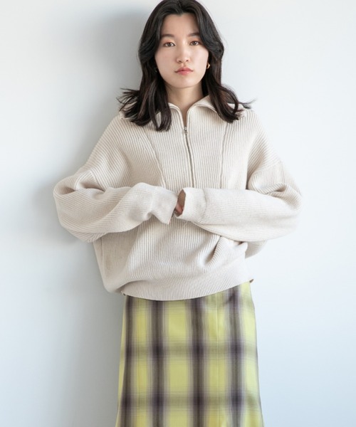 LOWRYS FARM（ローリーズファーム）の「ハイＺＩＰニットプルオーバー　265521（ニット/セーター・レディース・アイボリー/ブラック/グリーン・FREE）」の2枚目の写真