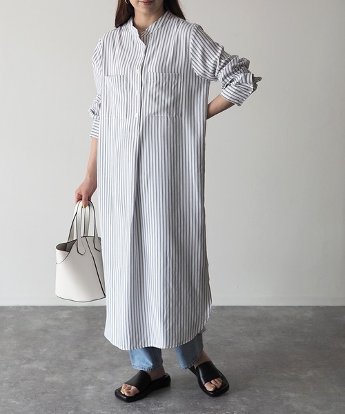 Riberry（リベリー）の「タックストライプシャツワンピース（シャツワンピース・レディース・グレー/ラベンダー・MEDIUM）」の2枚目の写真