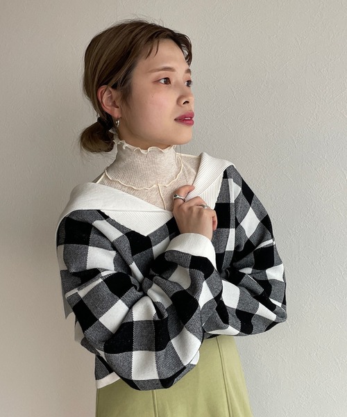 w closet(ダブルクローゼット)の「アウトロックタートルネックプルオーバー(Tシャツ/カットソー・レディース・アイボリー/サックスブルー/グリーン/ミント/ブルー系その他/ブラック・FREE)」の9枚目の写真