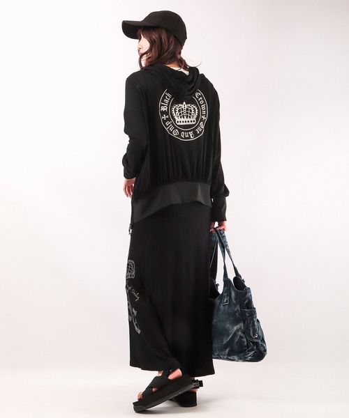 BLACK JACKALL CROWN(ブラックジャッカルクラウン)の「BLACK JACKALL CROWN レーヨン天竺 ロゴ刺繍アップリケ ZIPパーカー(パーカー・レディース・ブラック・M)」の5枚目の写真