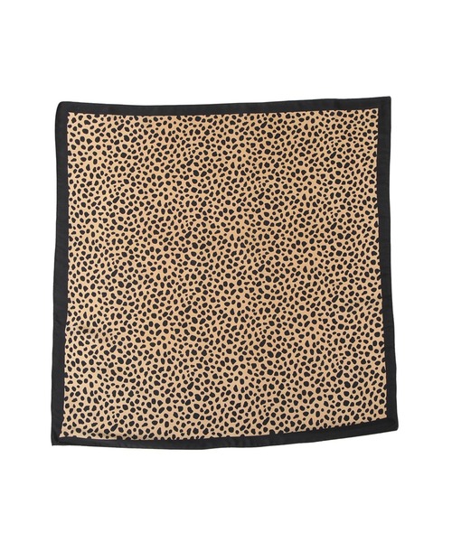 Julia Boutique(ジュリアブティック)の「70×70cmサイズ・ヴィンテージ風サテン生地スカーフ/100014(バンダナ/スカーフ・レディース・I/B/L/H/E/A/P/G/M/O/D/S/N/K/F/C/R/Q/J/T・ONE)」の8枚目の写真