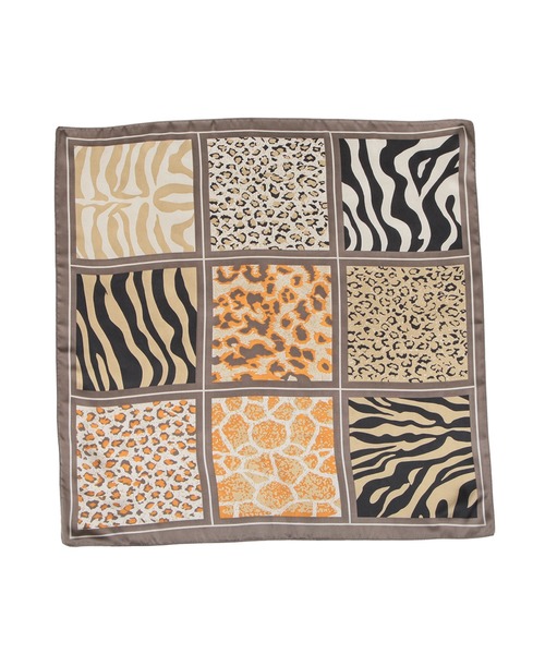 Julia Boutique(ジュリアブティック)の「70×70cmサイズ・ヴィンテージ風サテン生地スカーフ/100014(バンダナ/スカーフ・レディース・I/B/L/H/E/A/P/G/M/O/D/S/N/K/F/C/R/Q/J/T・ONE)」の11枚目の写真