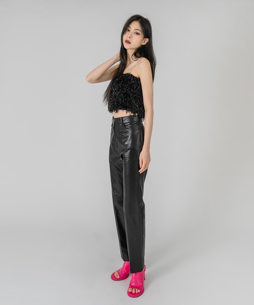 FOLLOWIN（フォロウィン）の「肩紐ビーズチェーンフェイクファーブラトップ（キャミソール・レディース・ホワイト/ブラック/ピンク・FREE）」の13枚目の写真