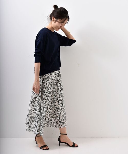 le.coeur blanc(ルクールブラン)の「カットジャガードリーフプリントスカート(スカート・レディース・ブルー系その他4/ホワイト系その他・38/36)」の4枚目の写真