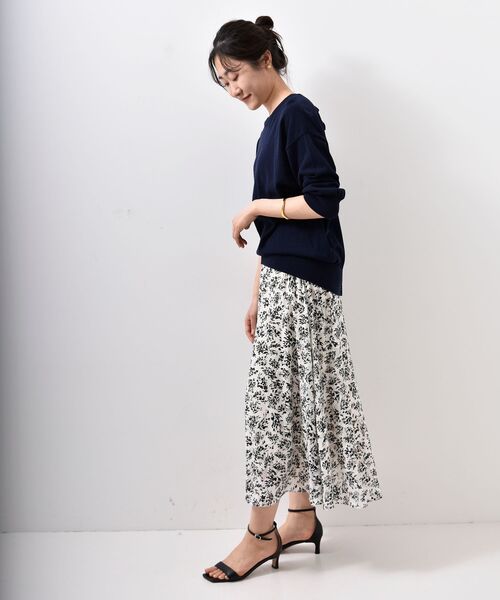 le.coeur blanc(ルクールブラン)の「カットジャガードリーフプリントスカート(スカート・レディース・ブルー系その他4/ホワイト系その他・38/36)」の6枚目の写真