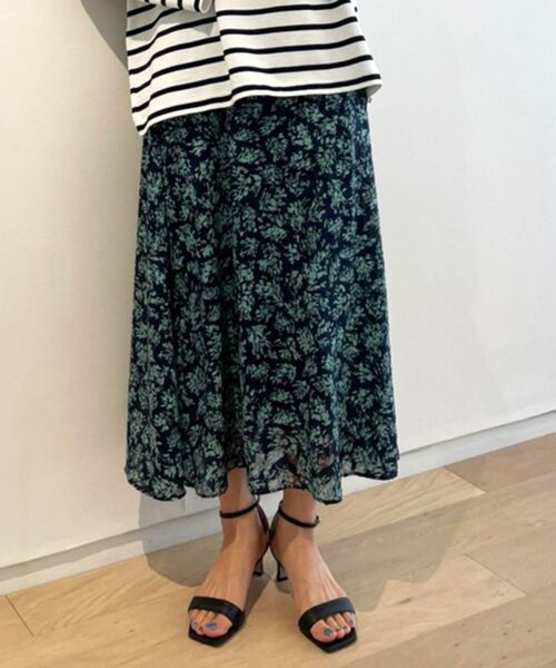 le.coeur blanc(ルクールブラン)の「カットジャガードリーフプリントスカート(スカート・レディース・ブルー系その他4/ホワイト系その他・38/36)」の10枚目の写真